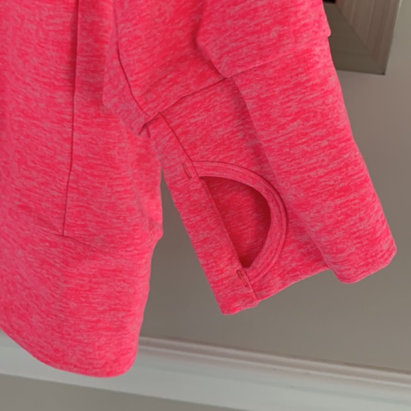 Triple Flip hoodie style top (no hood, has a stand up/fold down collar) - Picture 3 of 12